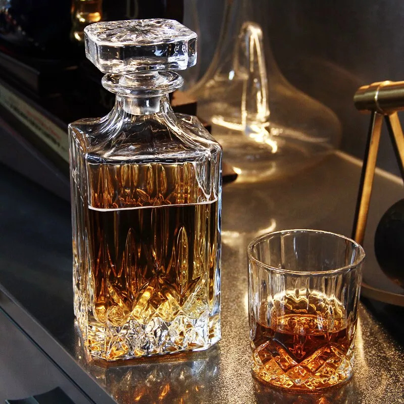 Luxury Whiskey Decanter Set