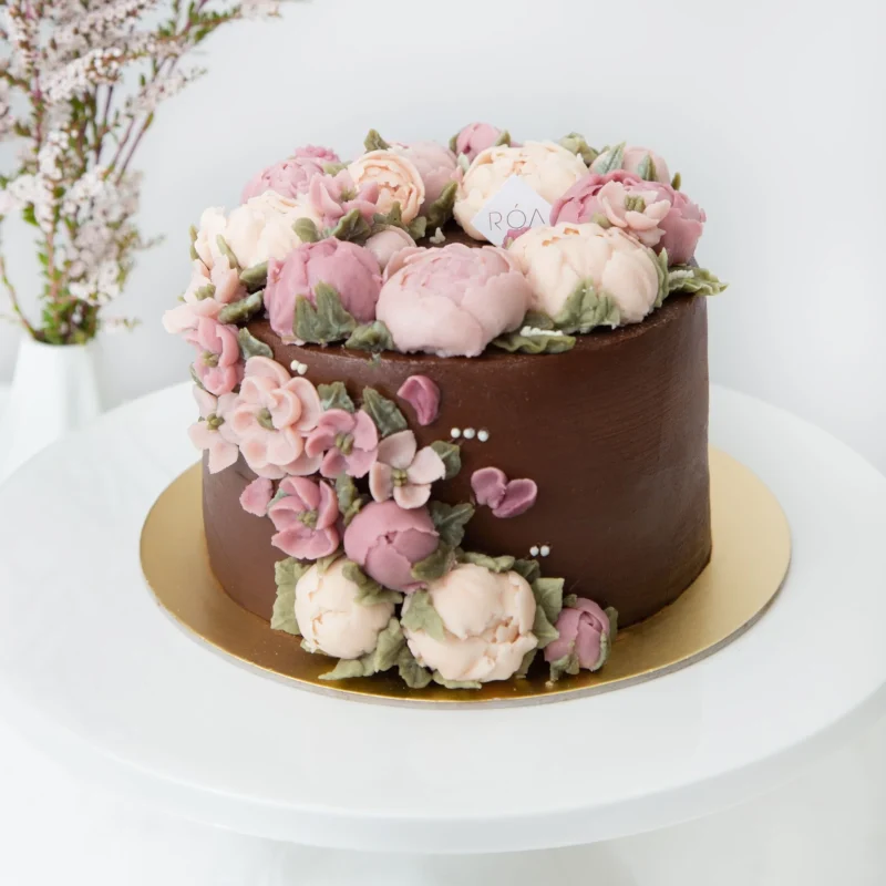 Rosebud Cake