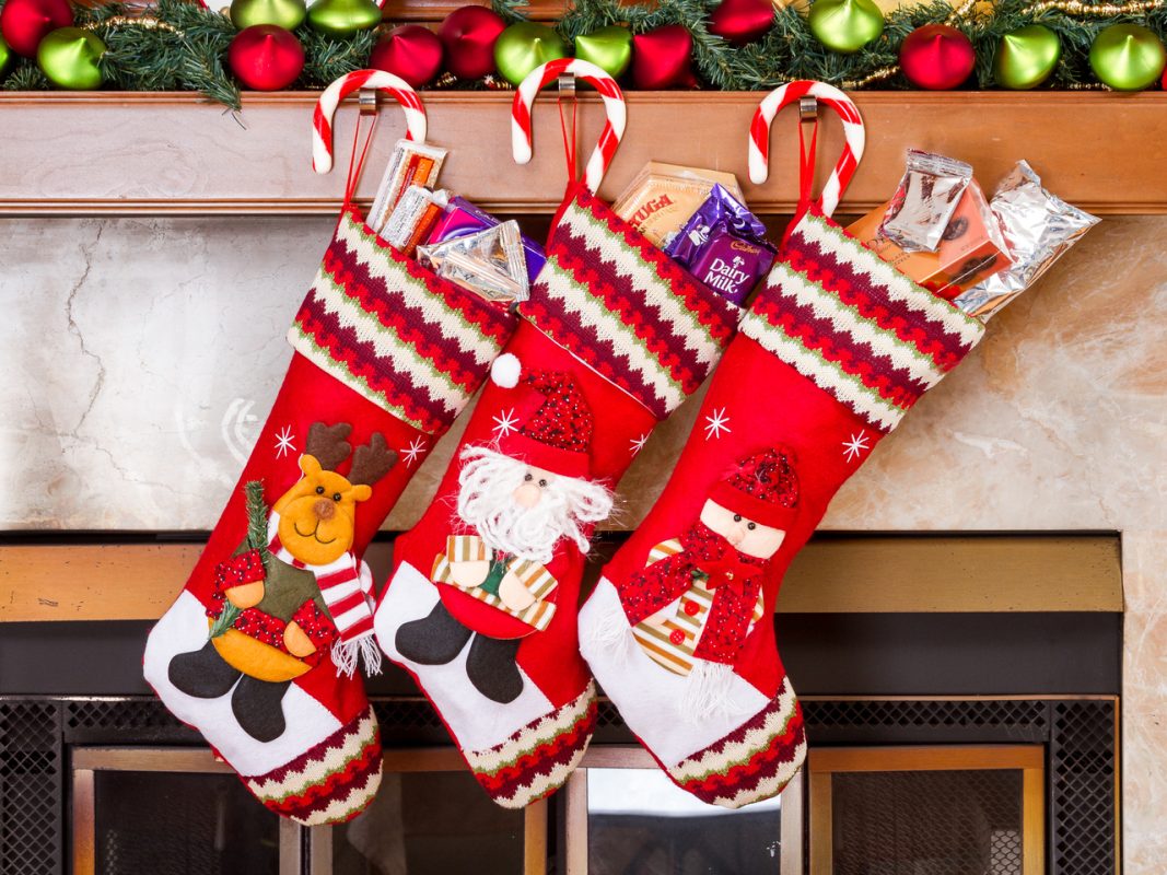 ideas to hang christmas stockings